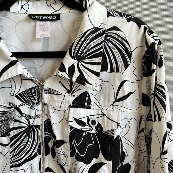 Black & White Tropical Travel Jacket – Lightweight Zip Front | Size 16 - Picture 8 of 8